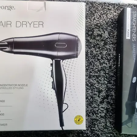 民宿 *rf9bc* For Your Relaxed & Cosy + Free Parking + Free Fast Wifi * 利兹