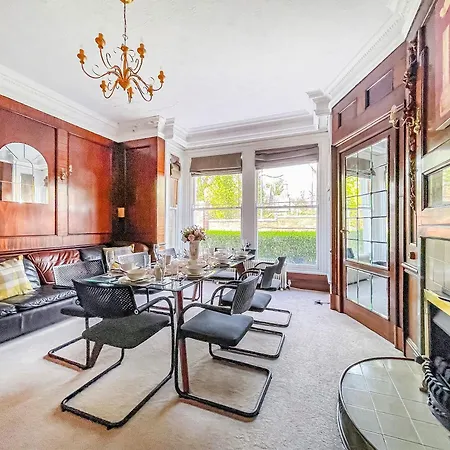 *rf9bc* For Your Relaxed & Cosy + Free Parking + Free Fast Wifi * Leeds (West Yorkshire)