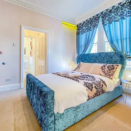 *rf9bc* For Your Relaxed & Cosy + Free Parking + Free Fast Wifi * * Leeds (West Yorkshire)